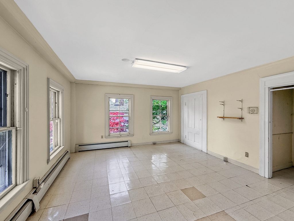 1003 Main St Property Photo 25