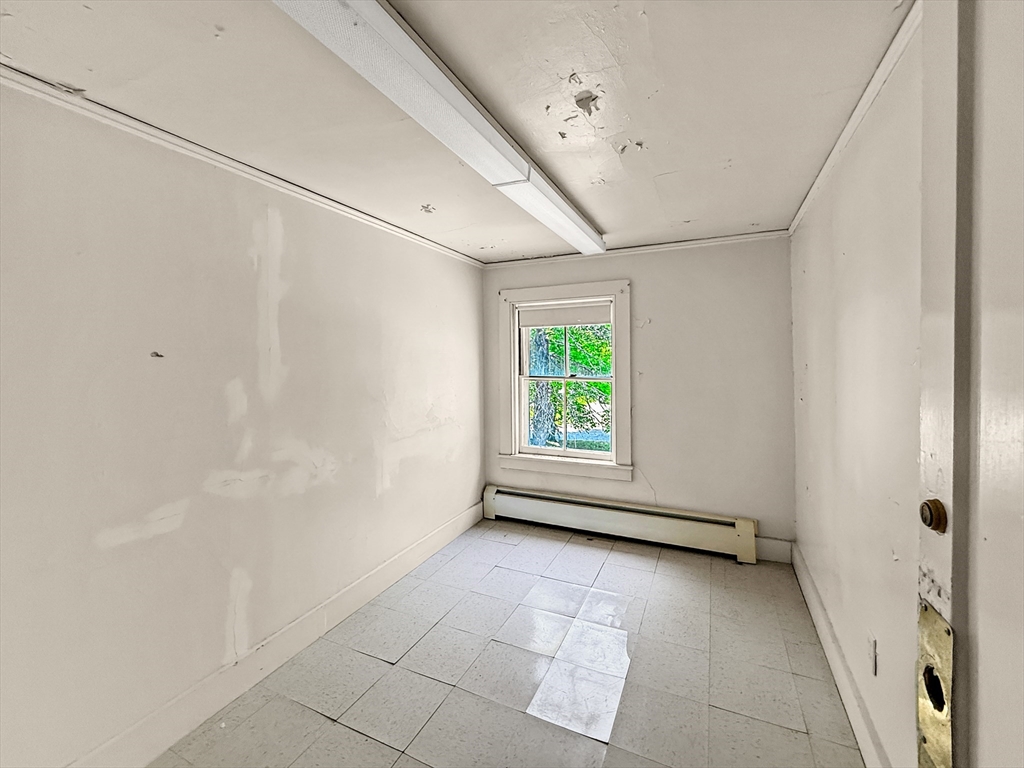 1003 Main St Property Photo 30