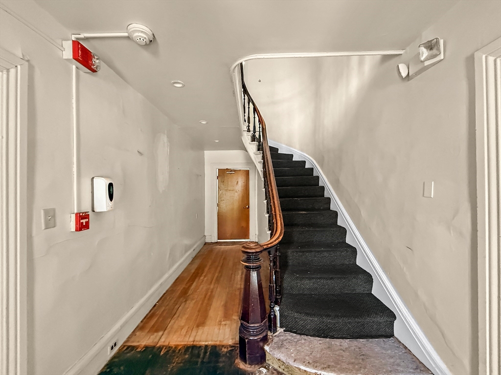 1003 Main St Property Photo 34