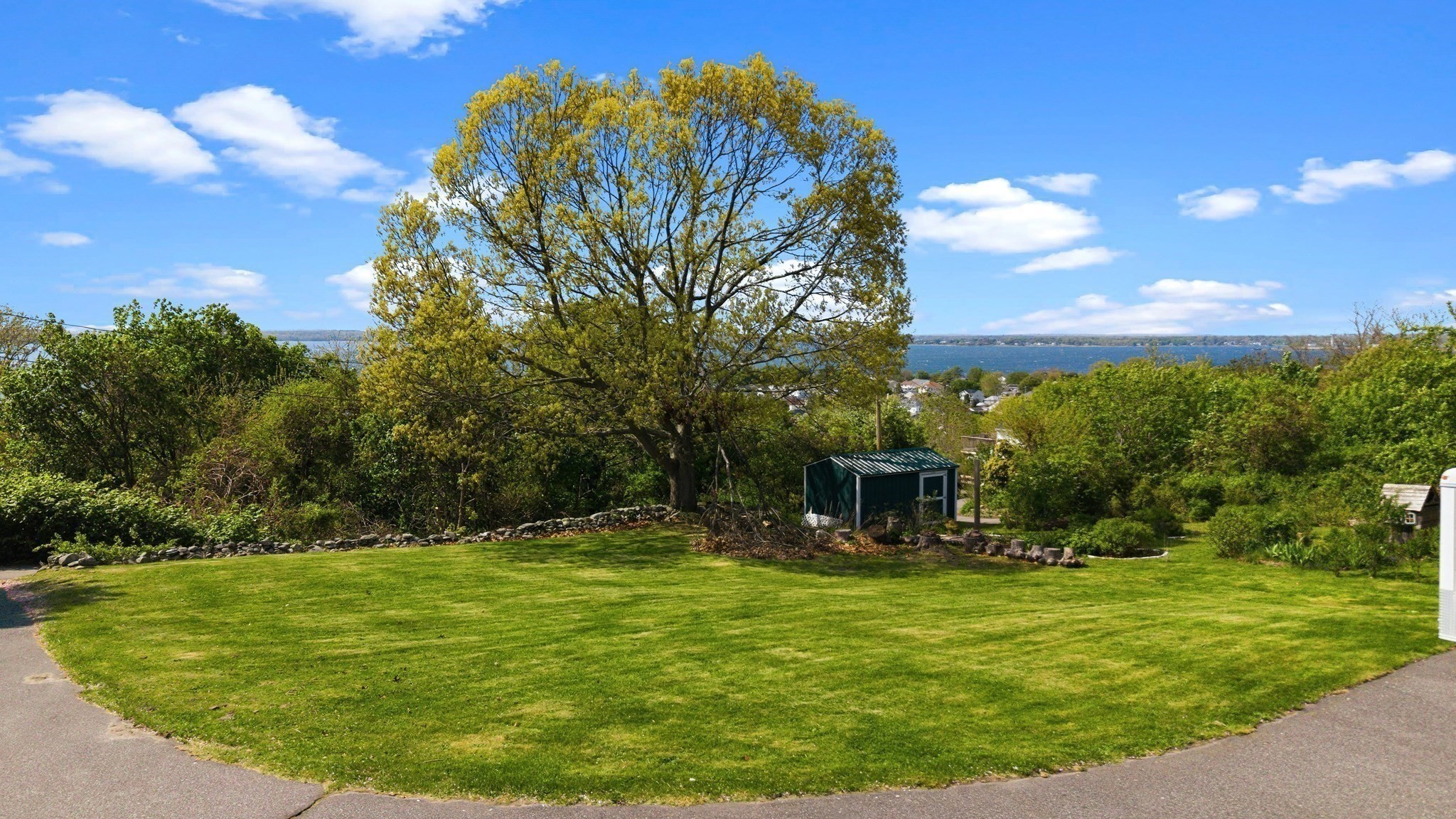 400 Sampson Property Photo 3