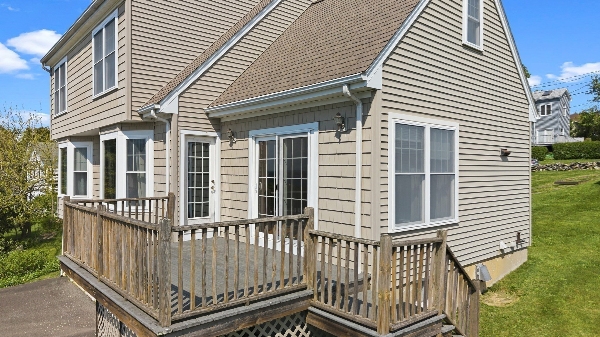 400 Sampson Property Photo 6