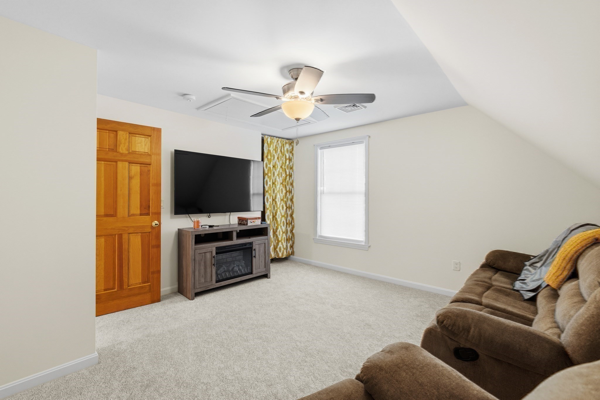 400 Sampson Property Photo 35