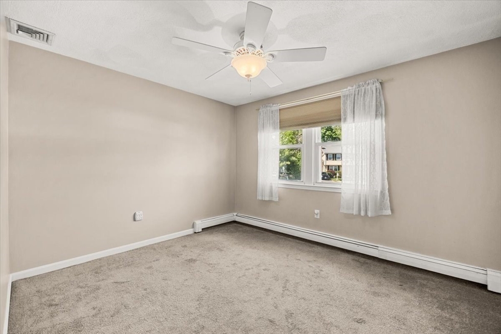 11 Hingston Circle Property Photo 18