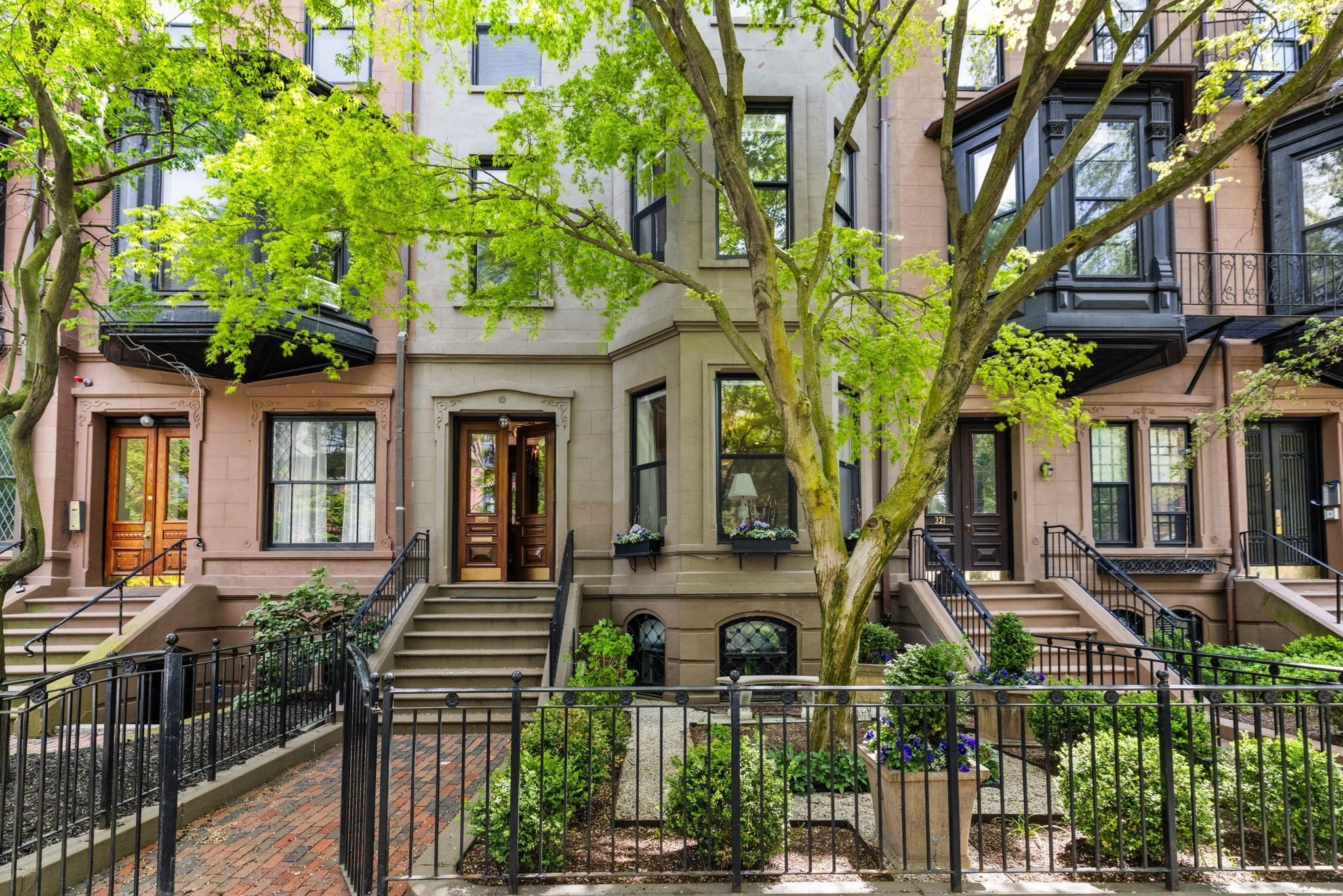 319 Beacon Street Property Photo 1