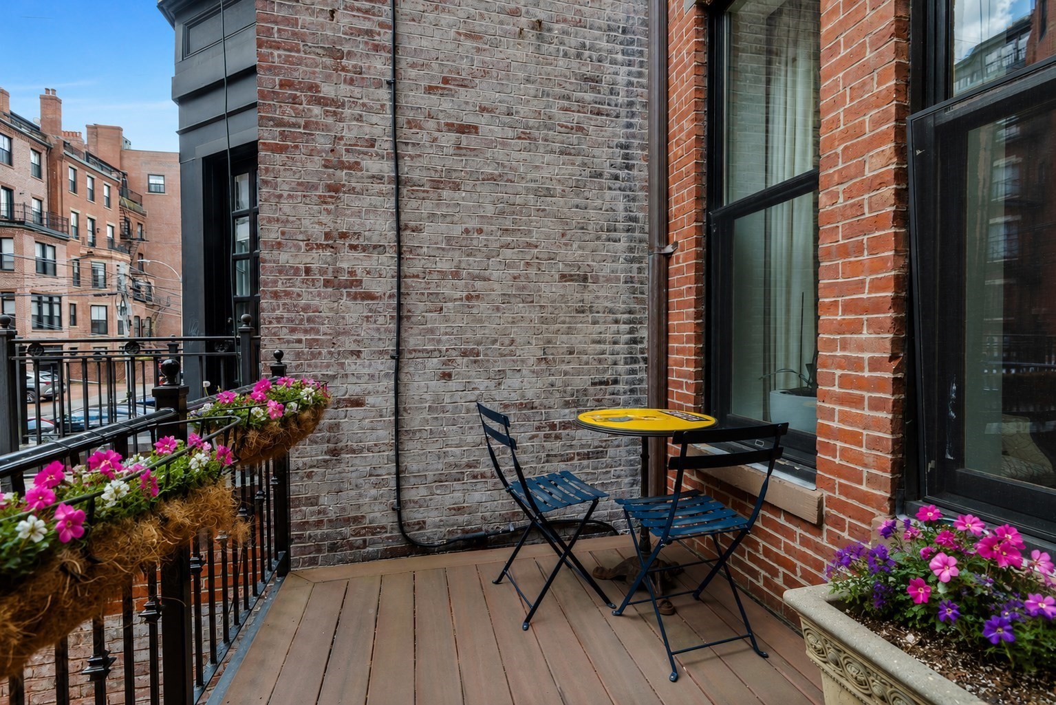 319 Beacon Street Property Photo 14