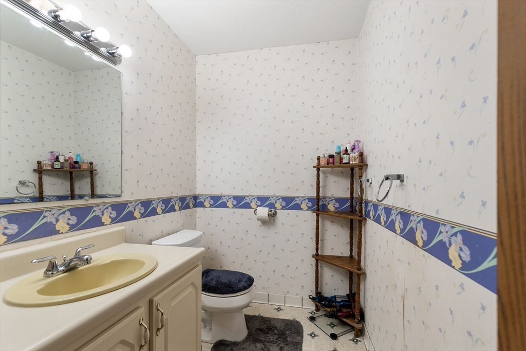 181 North St # 105 Property Photo 11