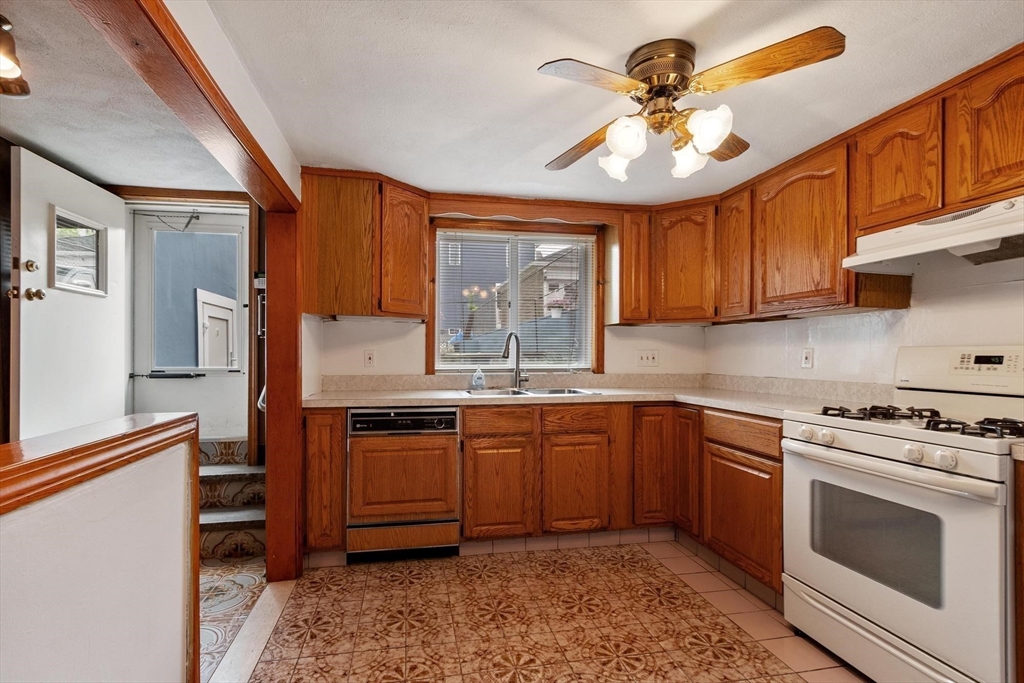 17 Tufts Avenue Property Photo 30