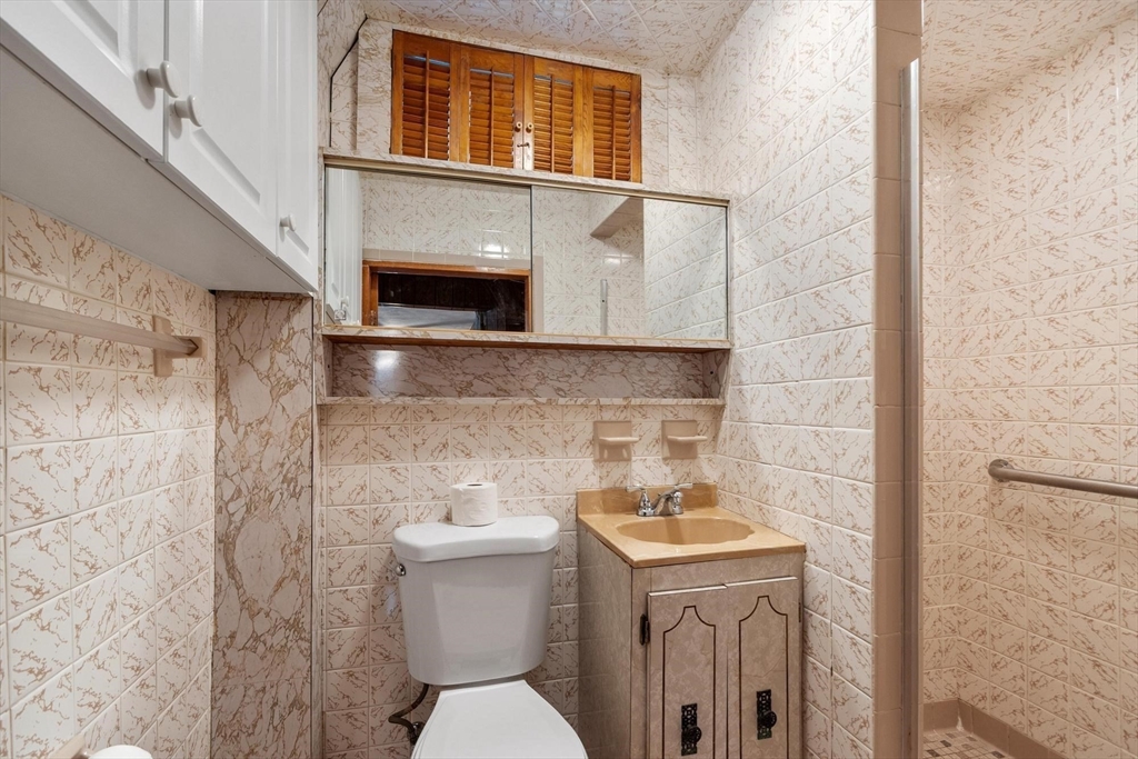 17 Tufts Avenue Property Photo 31