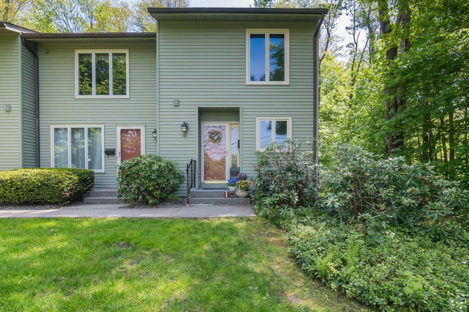 10 Walnut St # 10