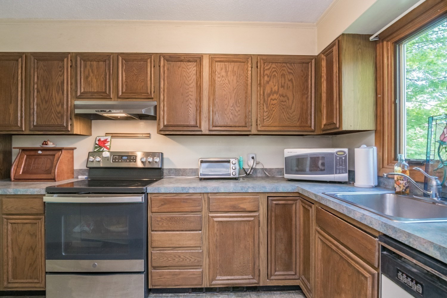 10 Walnut St # 10 Property Photo 6