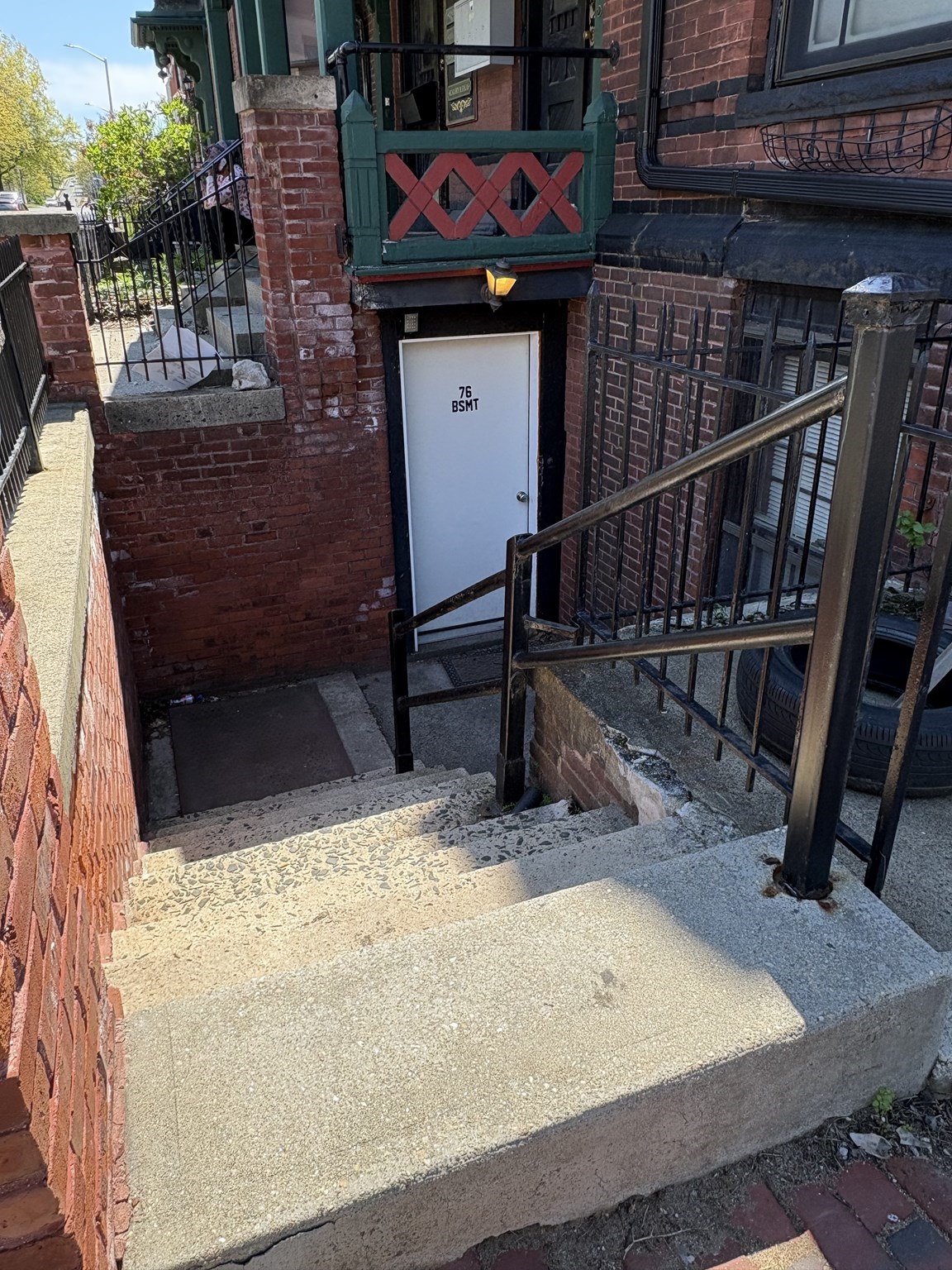 76 Maple St Property Photo 1
