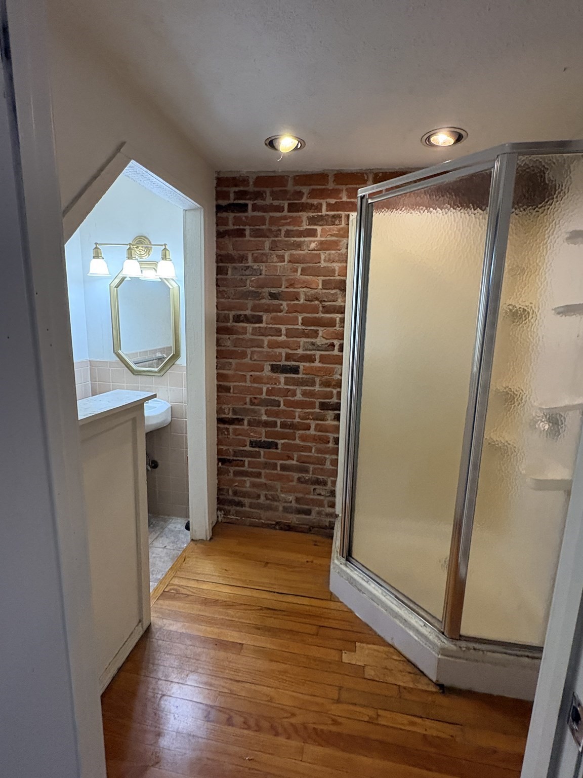 76 Maple St Property Photo 8