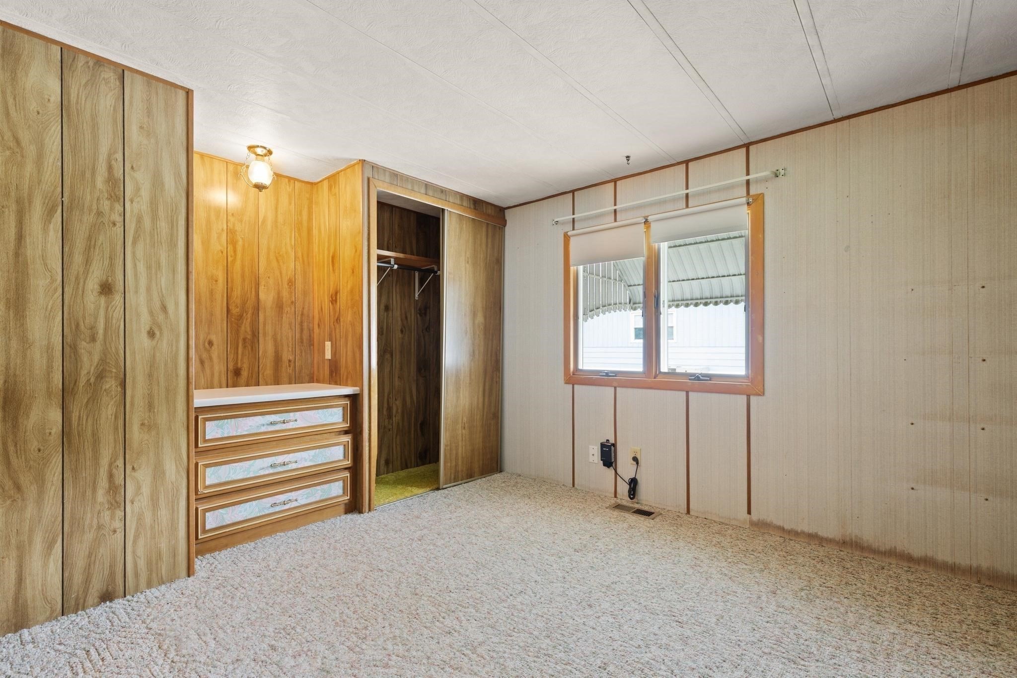 48 Easy Street Property Photo 8