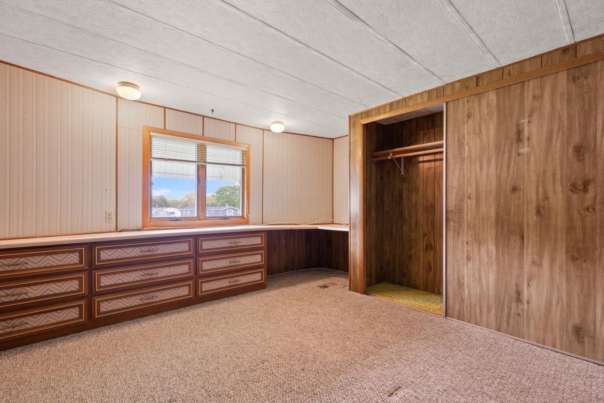 48 Easy Street Property Photo 9