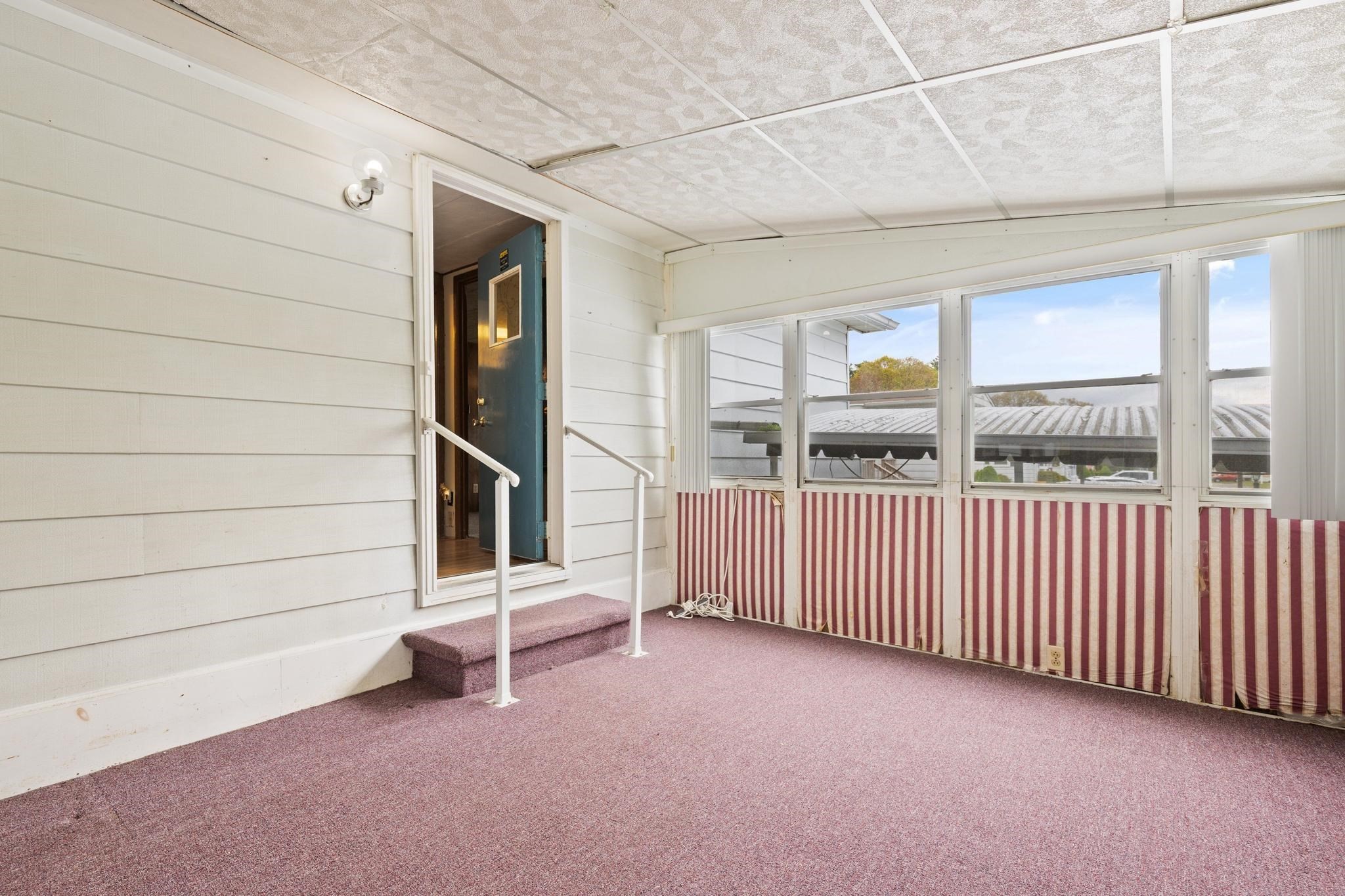 48 Easy Street Property Photo 13