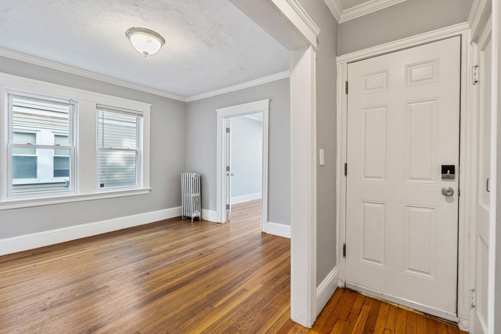193 Florence St # 1r Property Photo 8