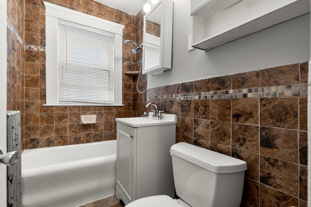 193 Florence St # 1r Property Photo 11