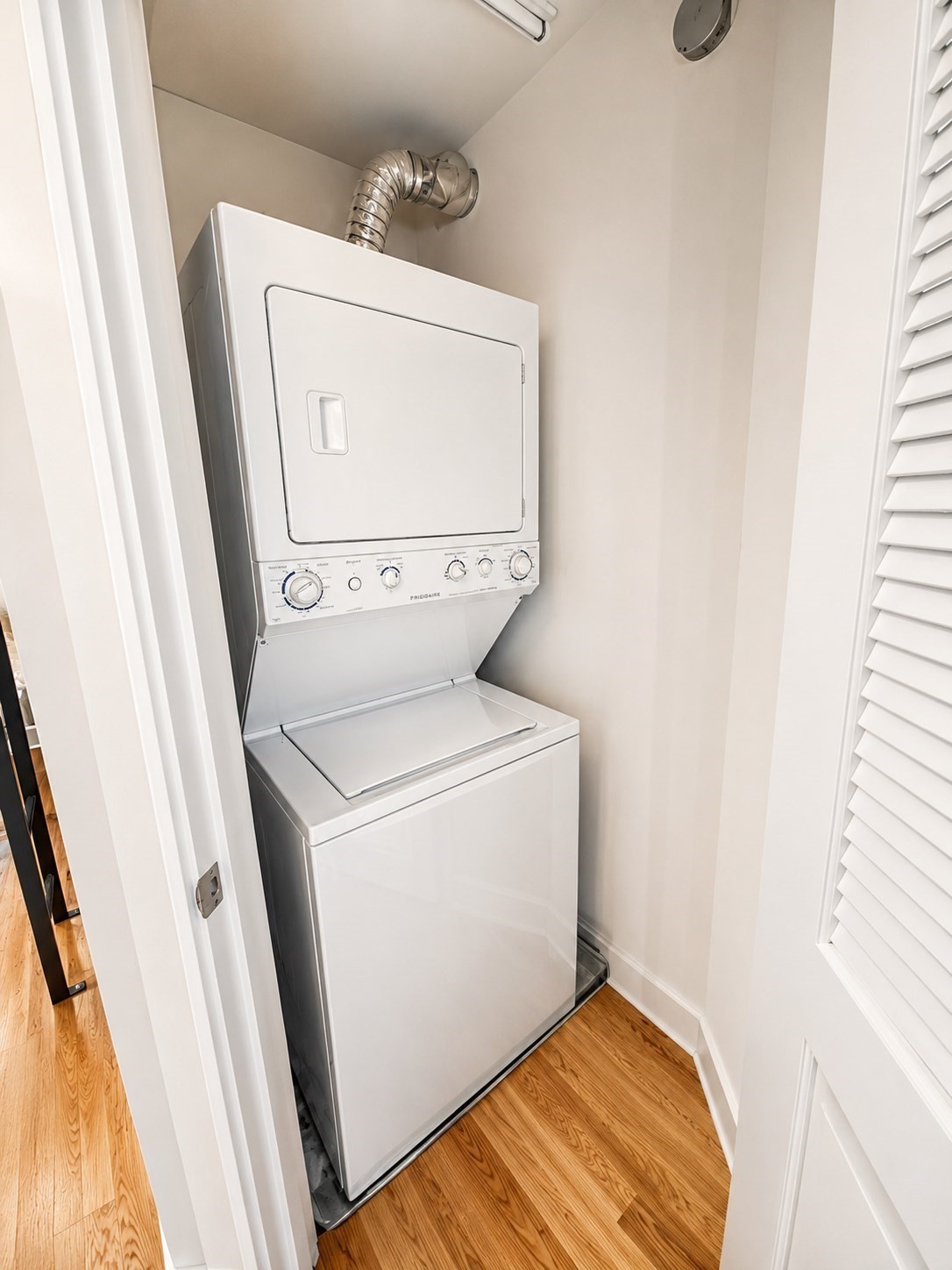 491 Dutton St # 505 Property Photo 4