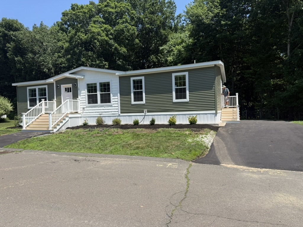 13 Parkwood Dr Property Photo 1