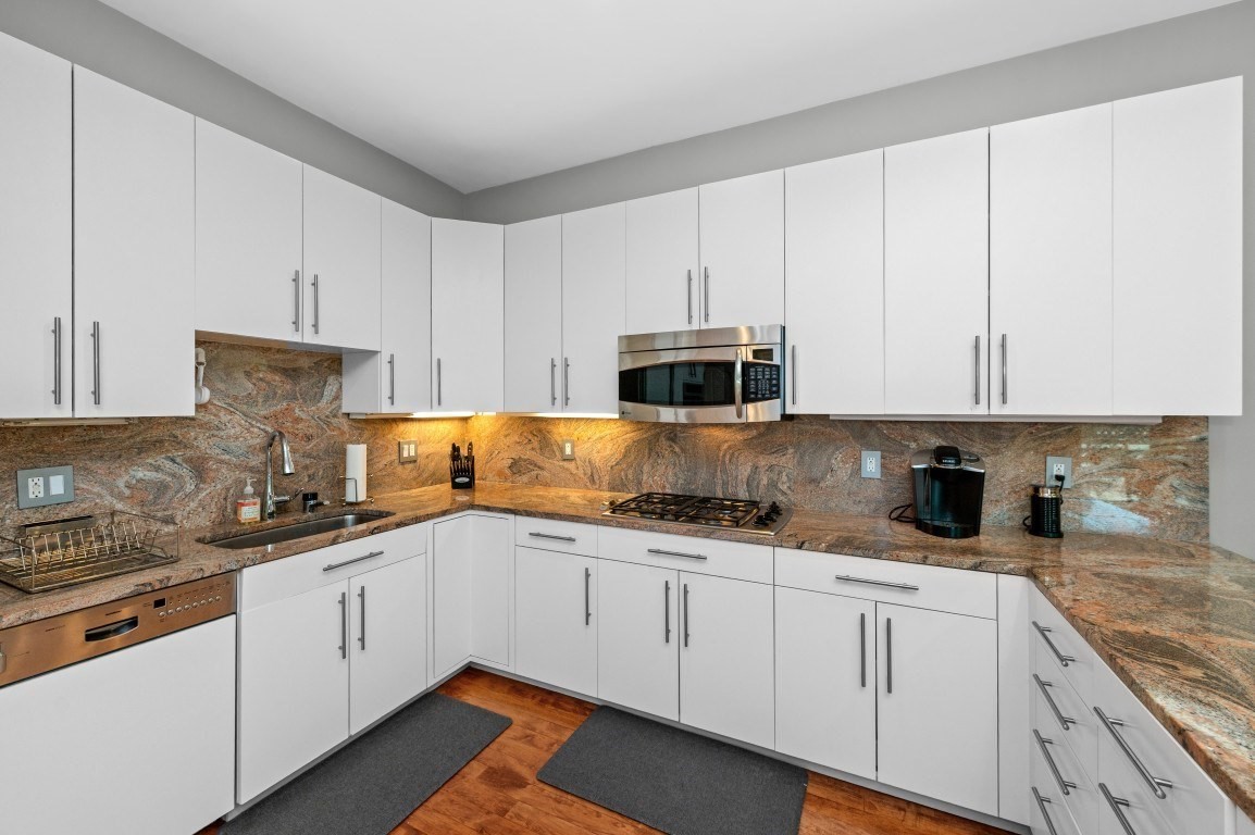 120 Seaver St # B204 Property Photo 14