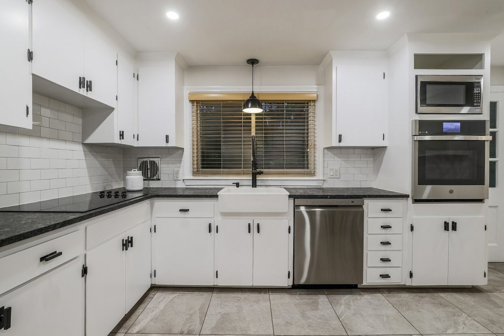 15 Bosworth Rd Property Photo 3