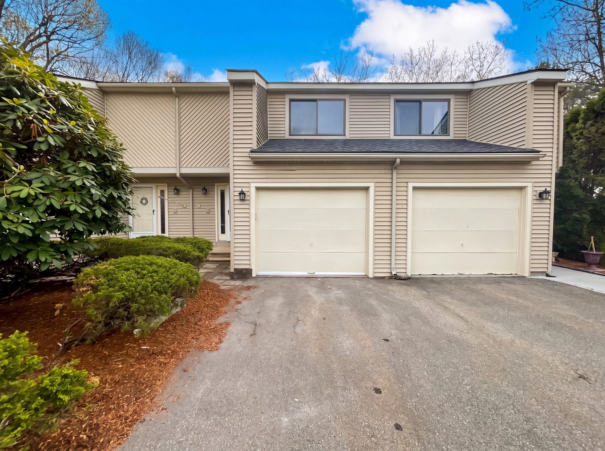 20 Lordvale Blvd # 202 Property Photo 1