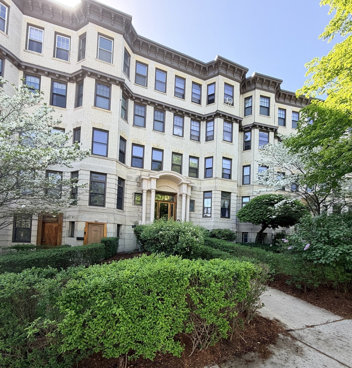 5 Braemore Rd # A Property Photo 1