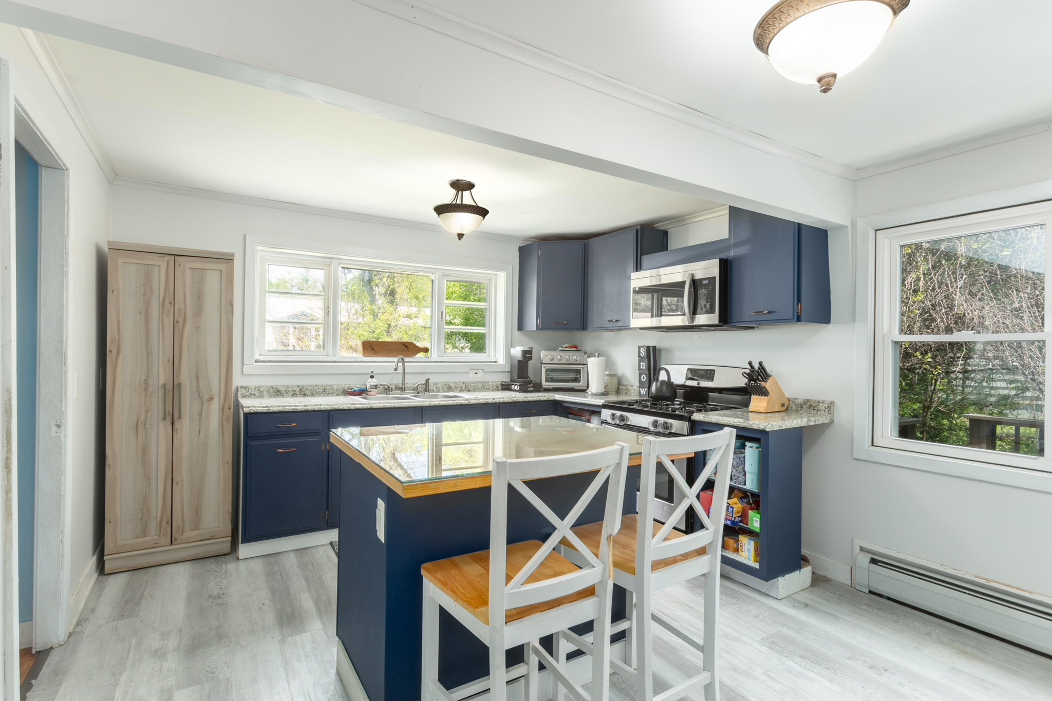 54 Charles St Property Photo 11