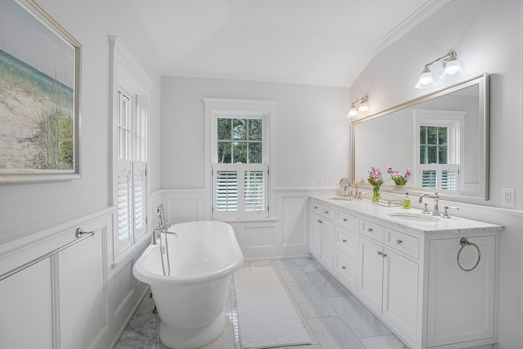2 Noras Lane Property Photo 23