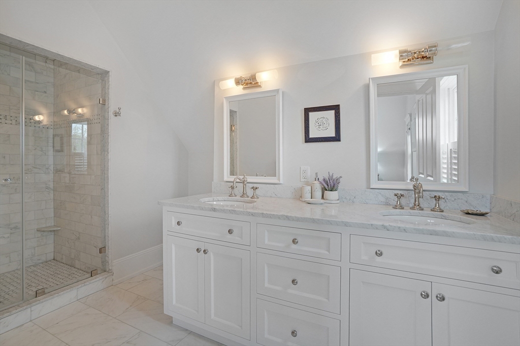 2 Noras Lane Property Photo 29