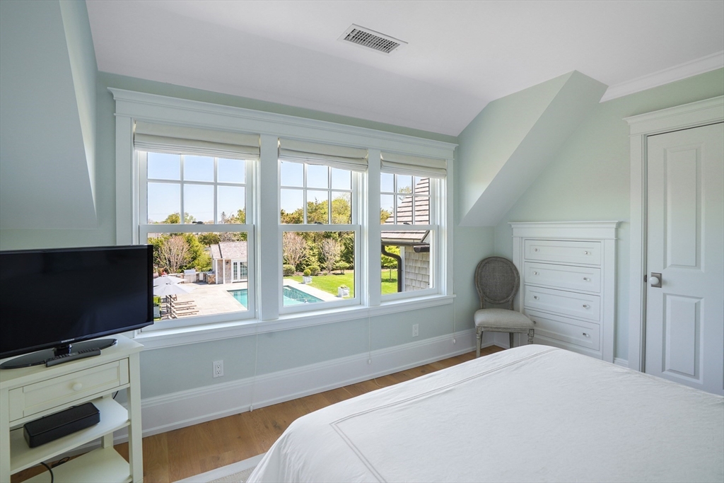 2 Noras Lane Property Photo 30