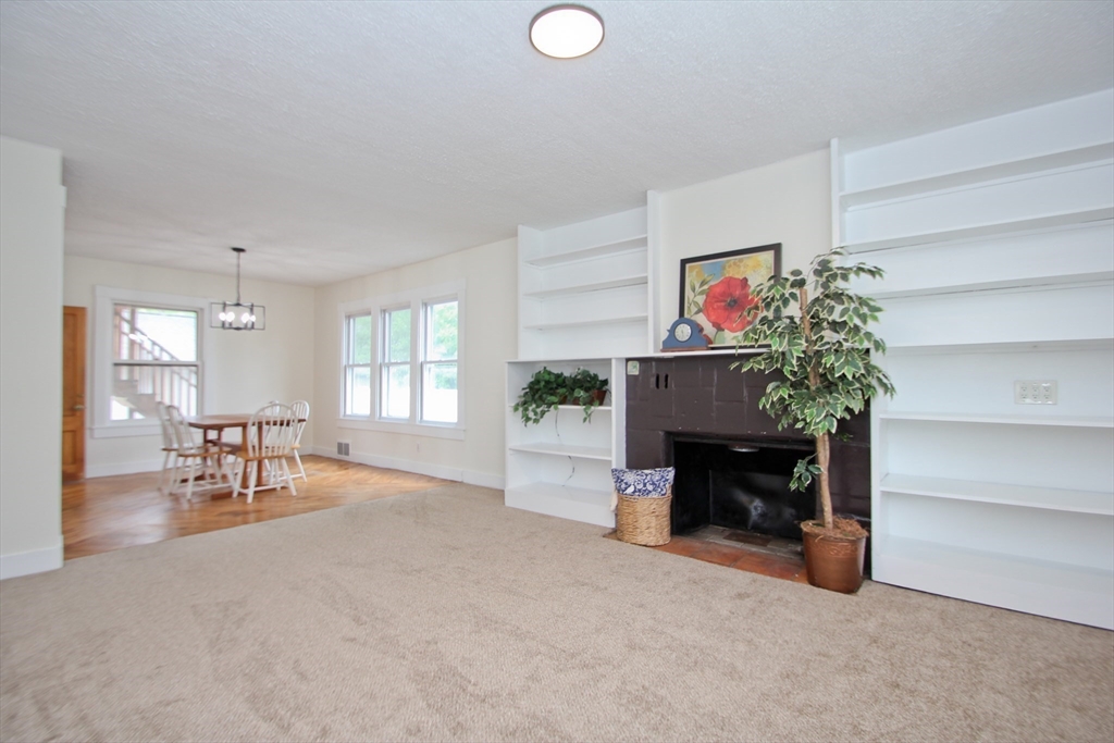 38 Virginia St Property Photo 7