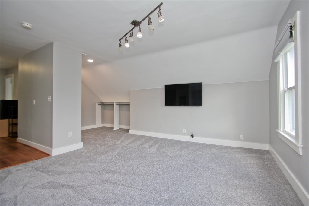 38 Virginia St Property Photo 24