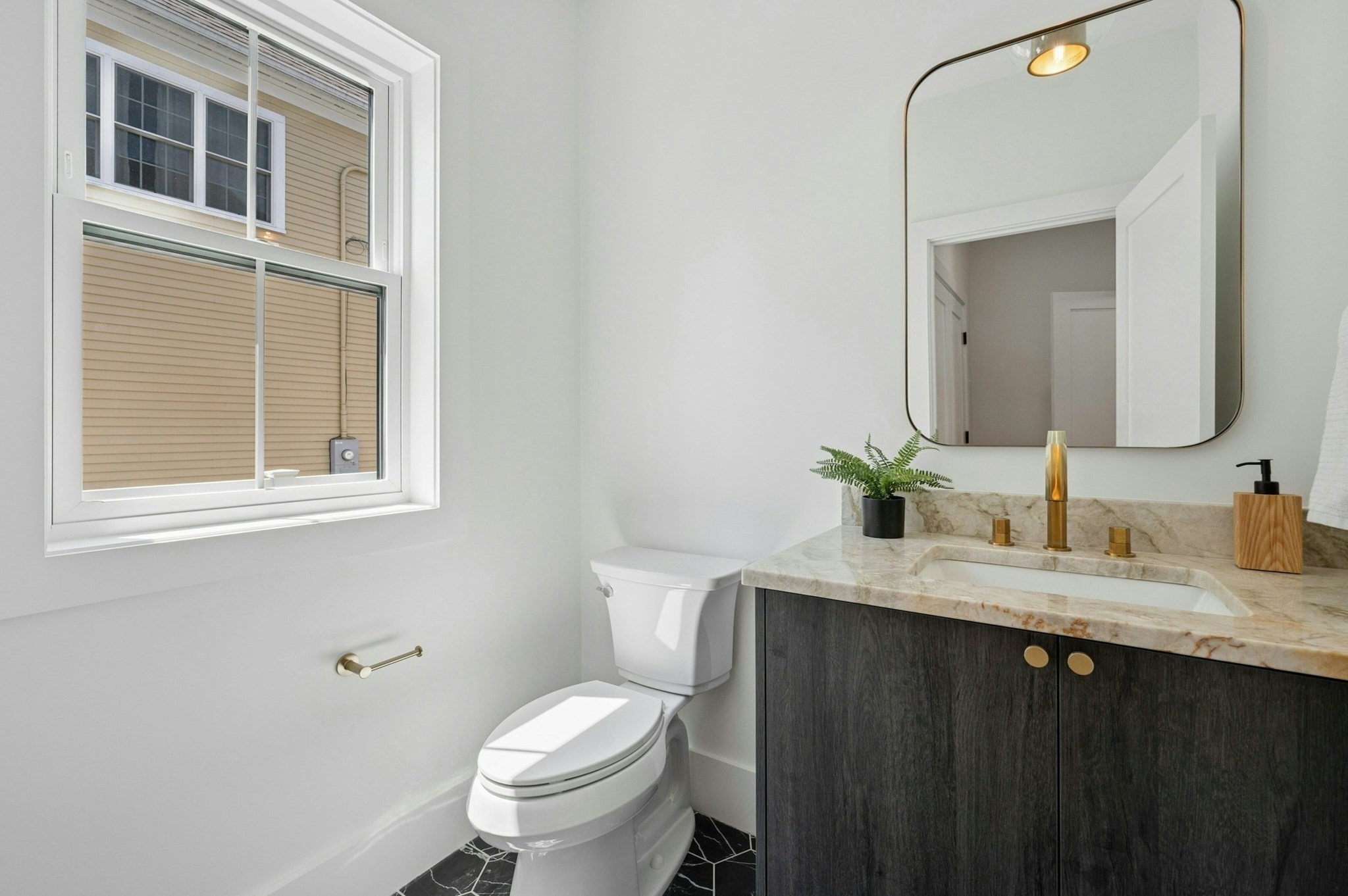 15 Calvin St Property Photo 18