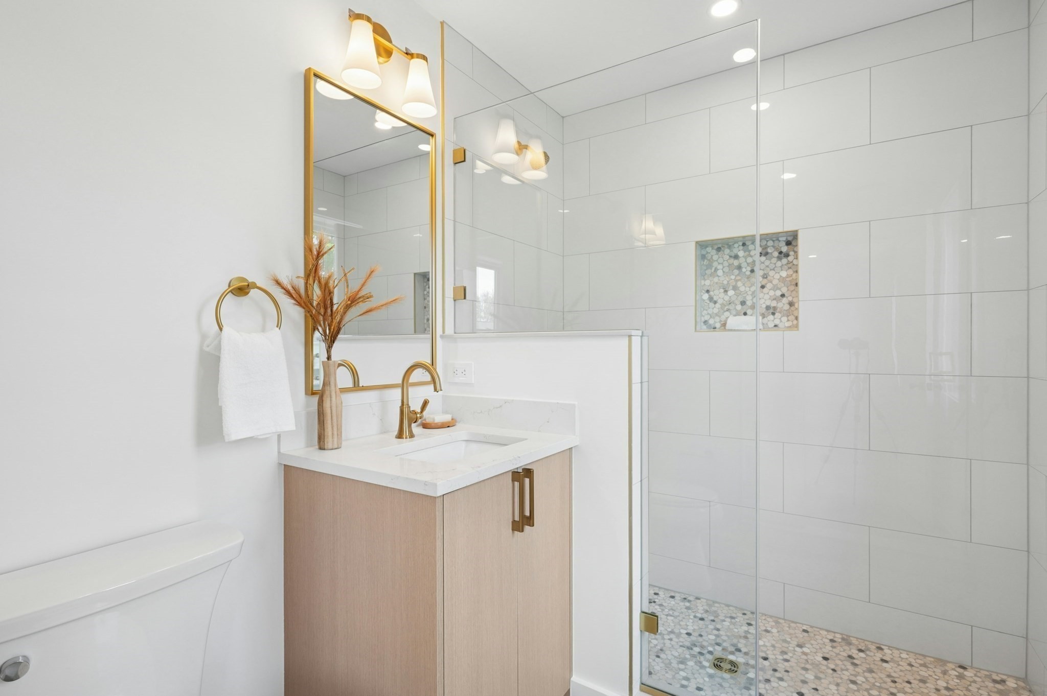 15 Calvin St Property Photo 28