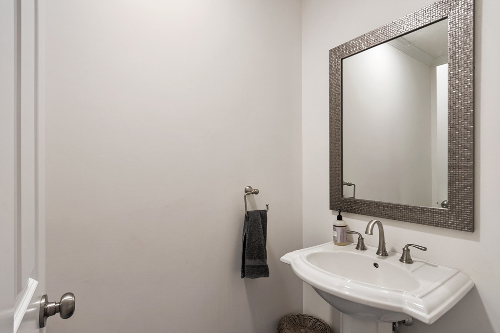 82 Lawrence Street Property Photo 12