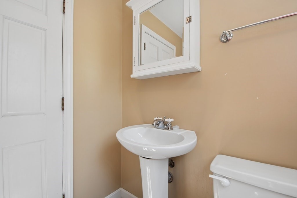 408 Whitney Street Property Photo 8