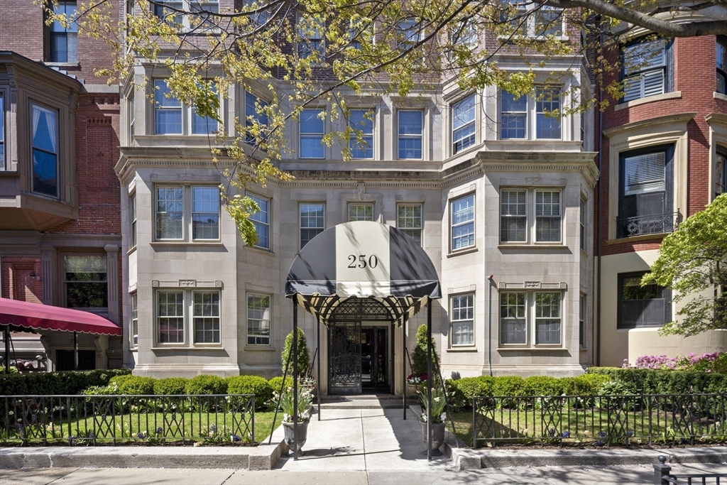 250 Beacon St # 10 Property Photo 1