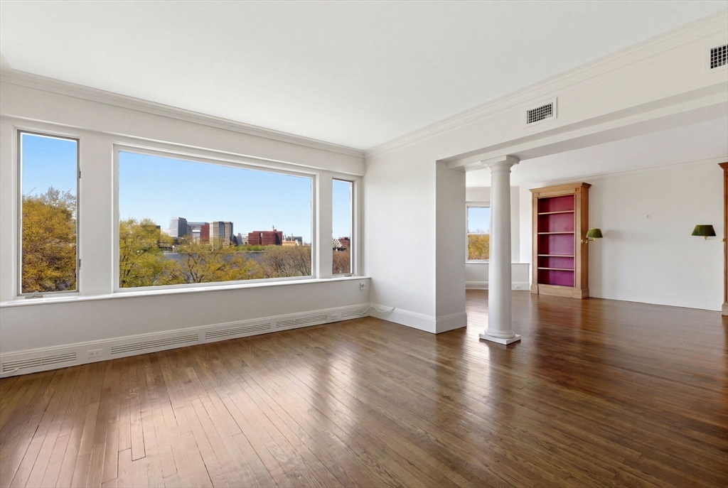 250 Beacon St # 10 Property Photo 12