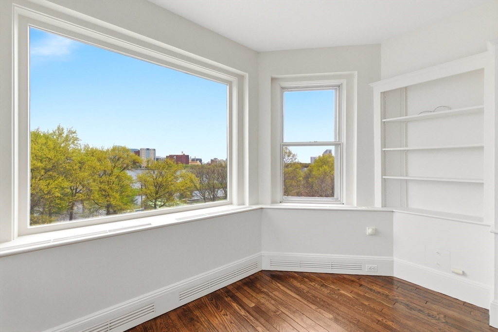 250 Beacon St # 10 Property Photo 23