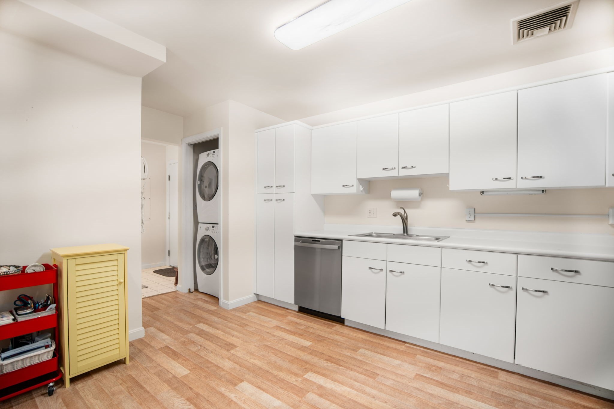 770 Salisbury St # J558 Property Photo 4