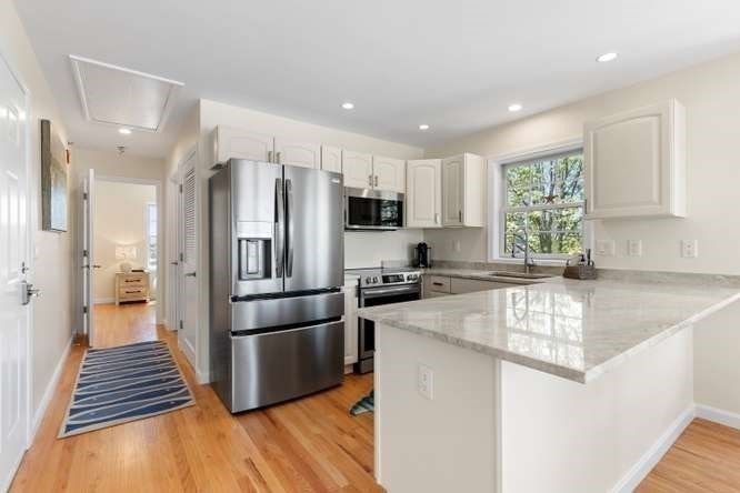 64 Rocky Neck Ave # B Property Photo 10