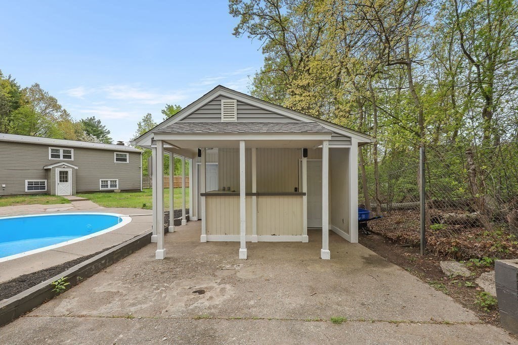 3 Willett Drive Property Photo 26