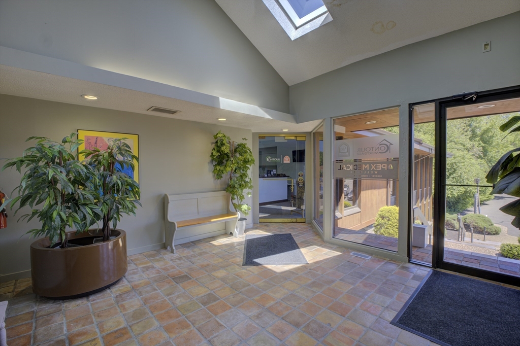 111 Torrey Property Photo 8