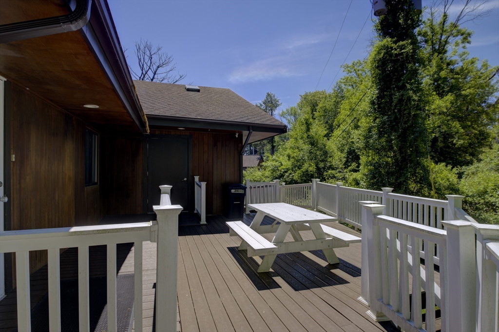 111 Torrey Property Photo 17