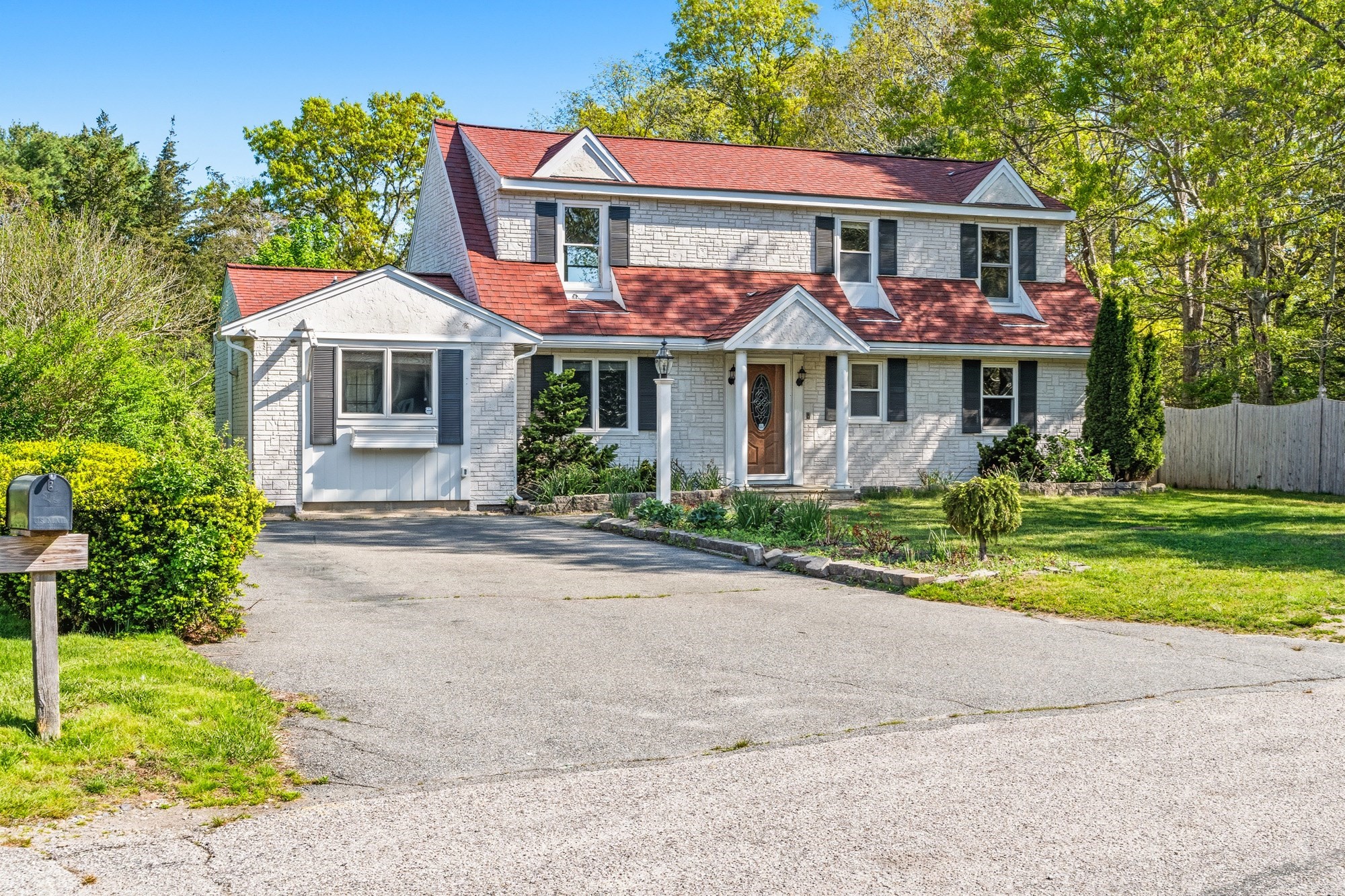 9 E Harbor Cir