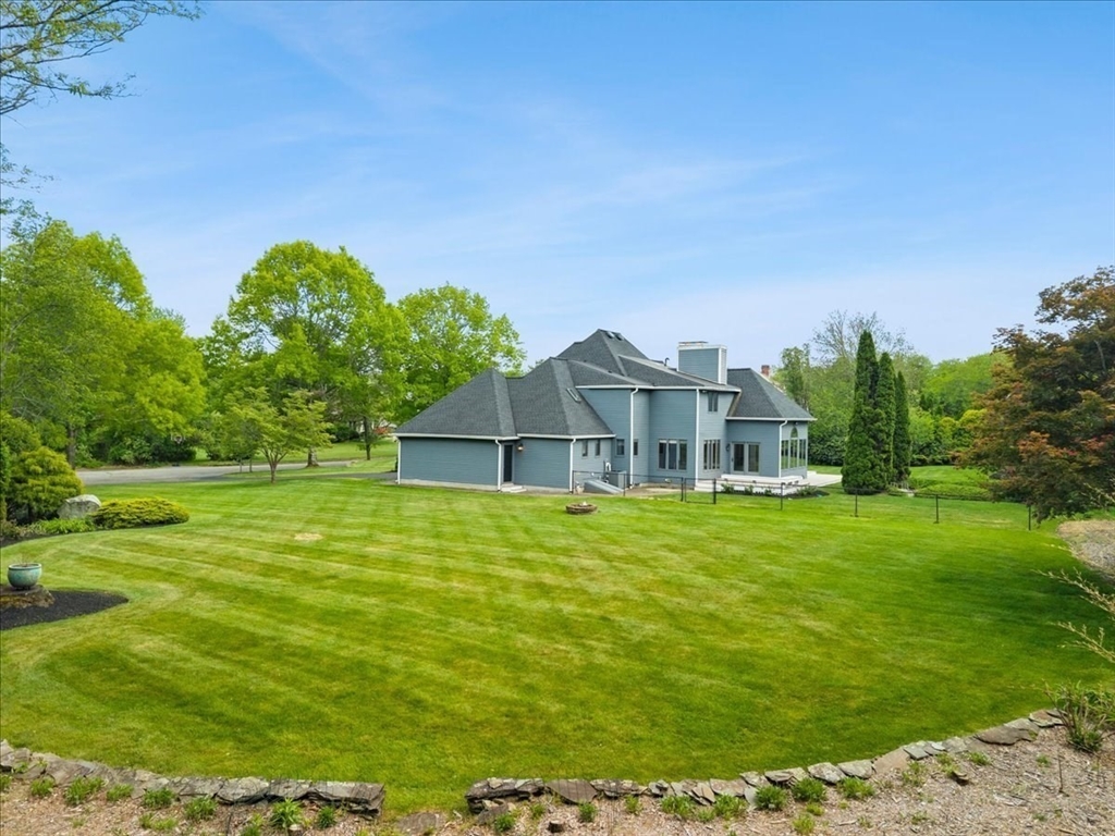 14 Fieldstone Ter Property Photo 3