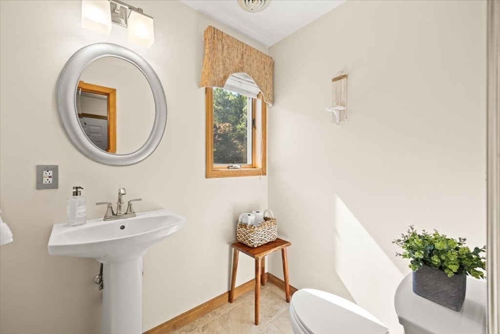 14 Fieldstone Ter Property Photo 15