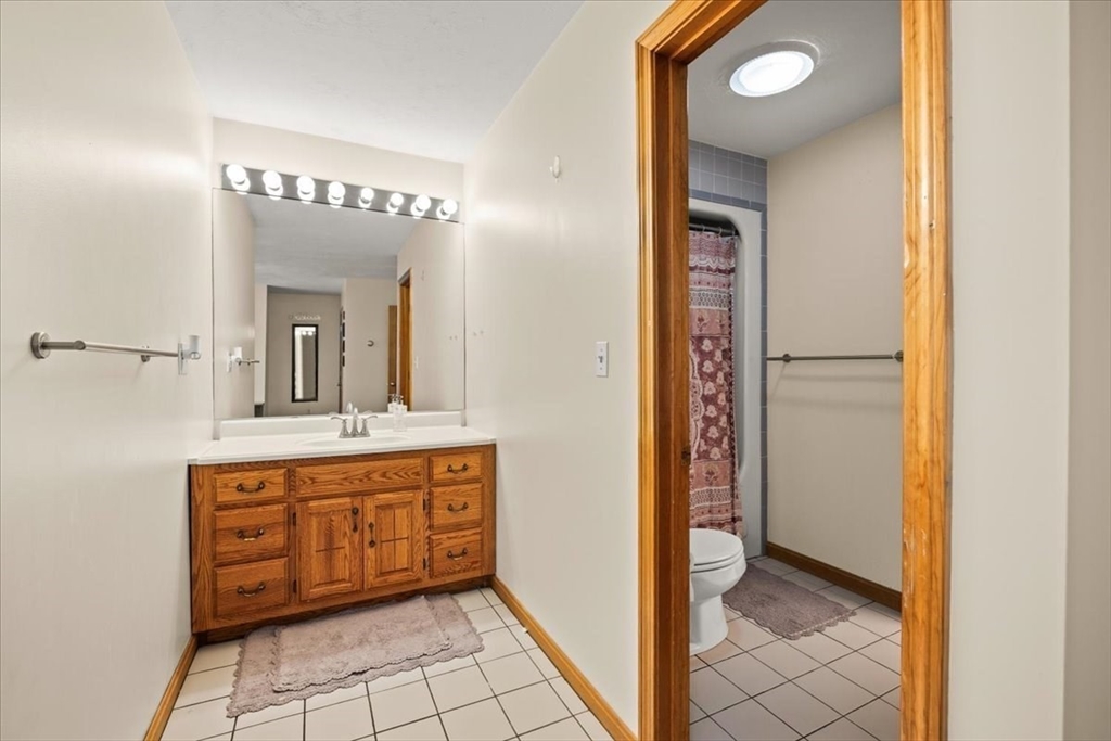 14 Fieldstone Ter Property Photo 23
