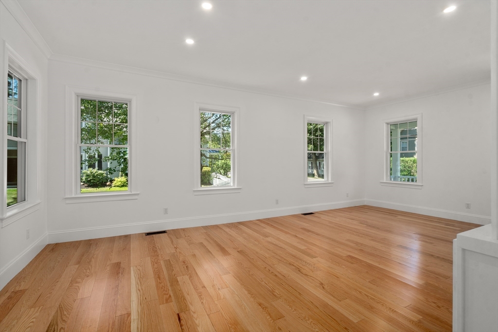 92 Pond Street Property Photo 6